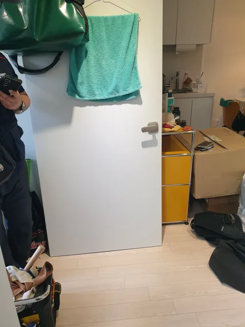 문방향 바꾸기 가격 도어클로저 시공 전 현장
