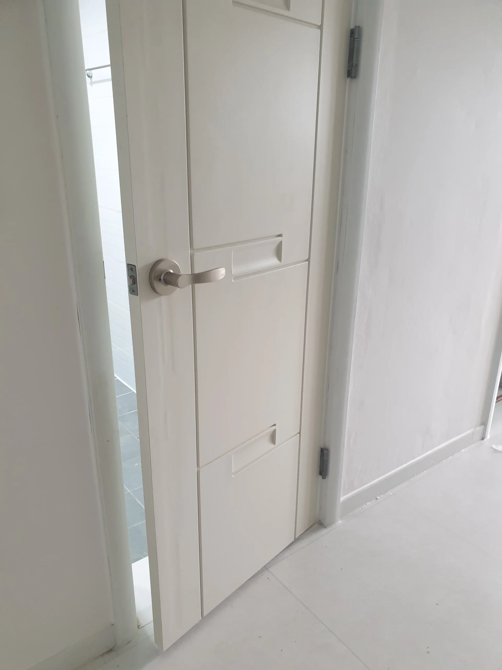 오피스텔 현관문 방향 바꾸기 시공 후 실내 방향 개폐 완료