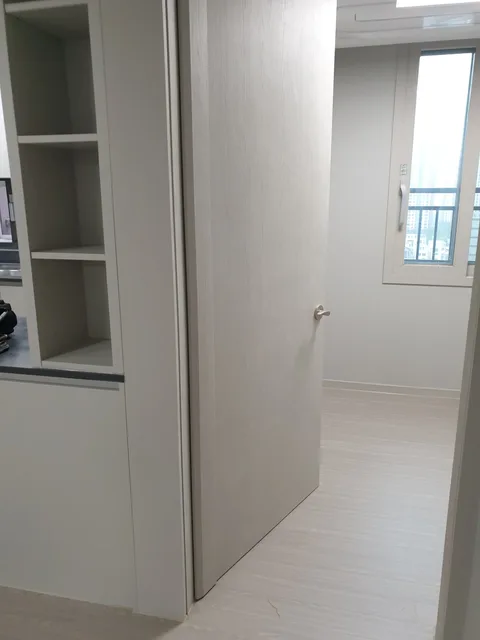 문방향 바꾸기 방법 시공 전 경첩 이설 전 현장
